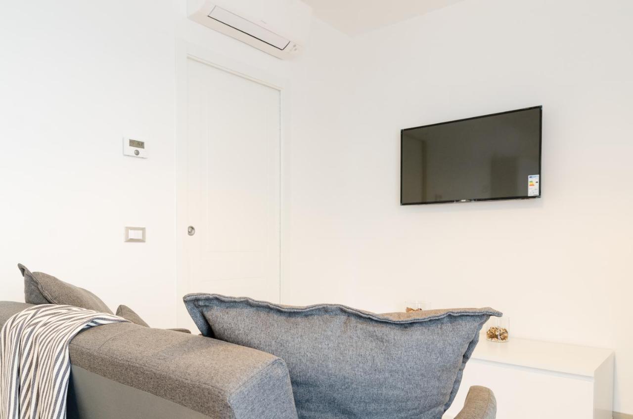 Fco Secrets Luxury Apartment Fiumicino Exterior photo
